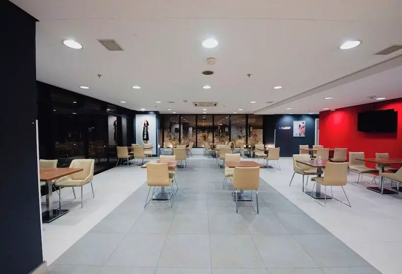 ホテル Ibis Curitiba Shopping
