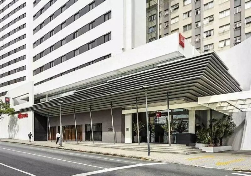 ホテル Ibis Curitiba Shopping