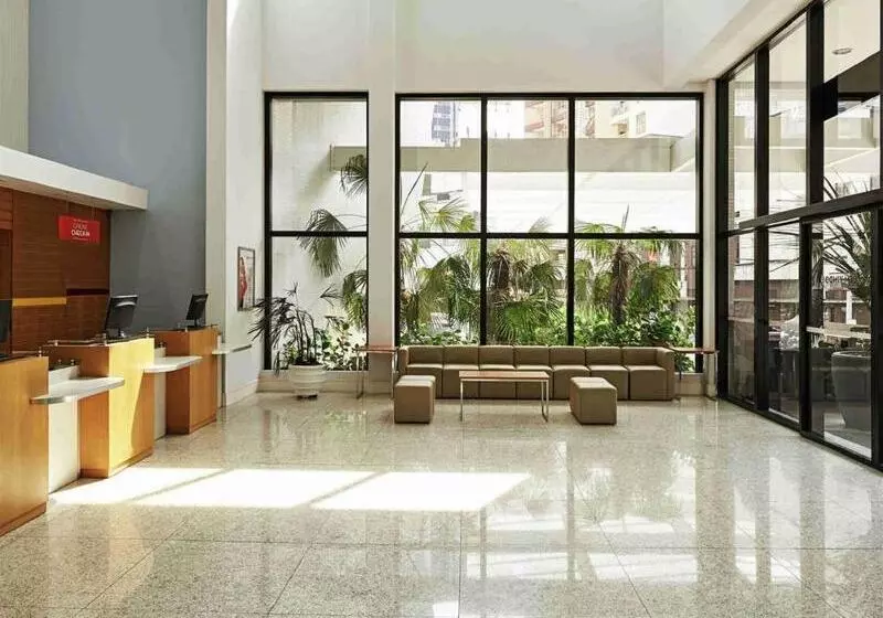 ホテル Ibis Curitiba Shopping