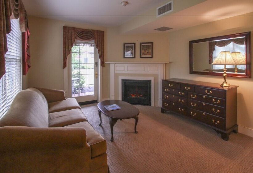 Отель Joseph Ambler Inn