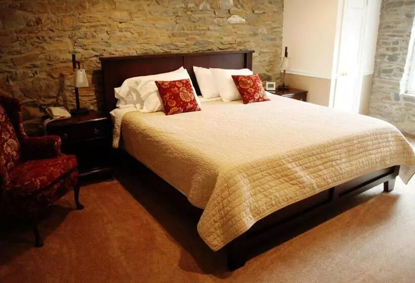 Отель Joseph Ambler Inn