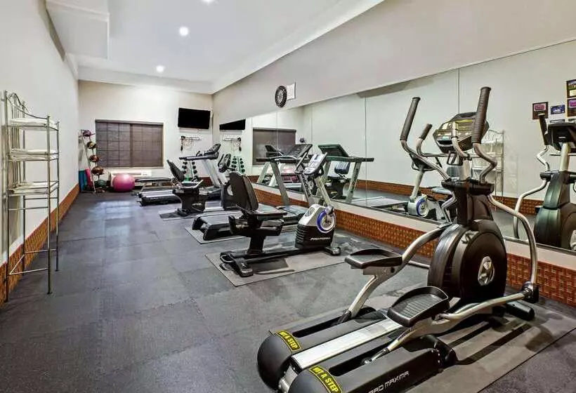 Hotelli La Quinta By Wyndham Deer Park