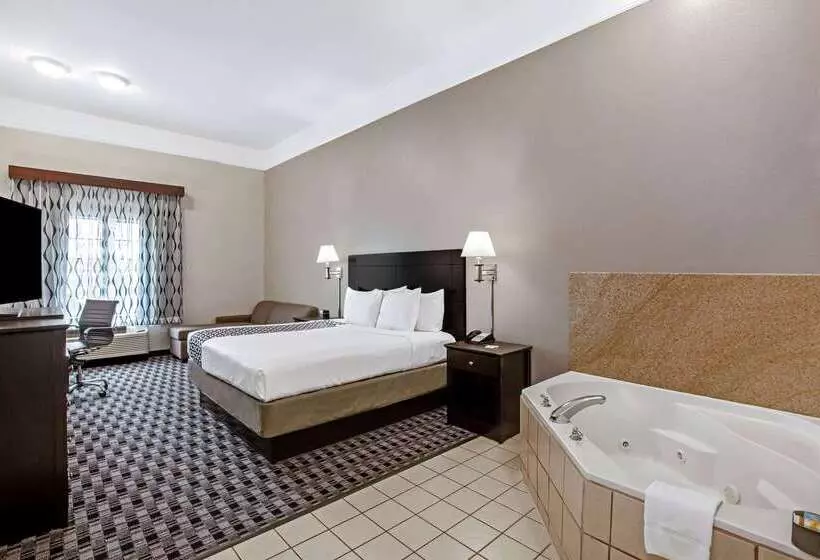 Hotelli La Quinta By Wyndham Deer Park