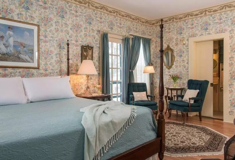 Hotel Mira Monte Inn & Suites