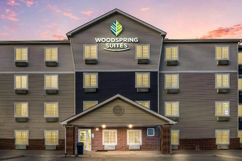Отель Woodspring Suites Denton