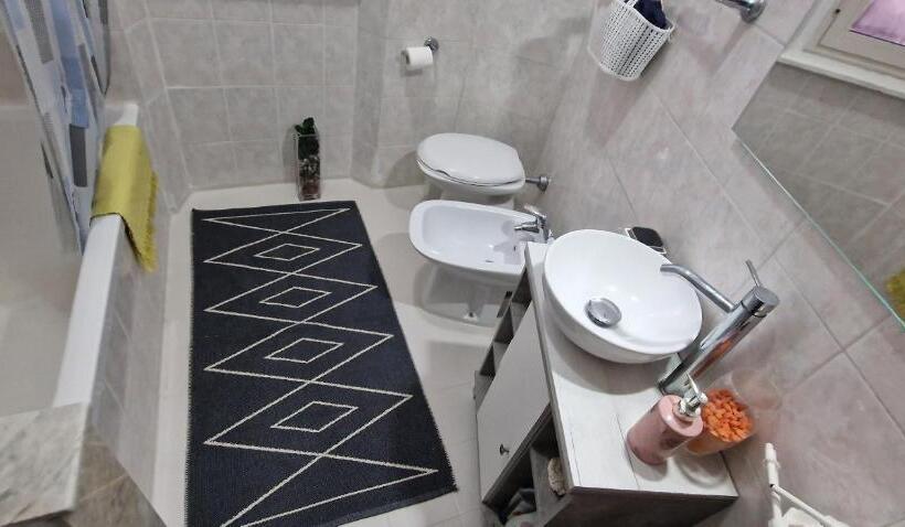 تختخواب و صبحانه Monstera Room Vicino Al Centro