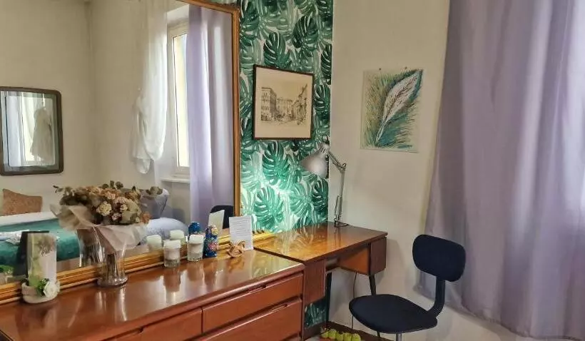 تختخواب و صبحانه Monstera Room Vicino Al Centro