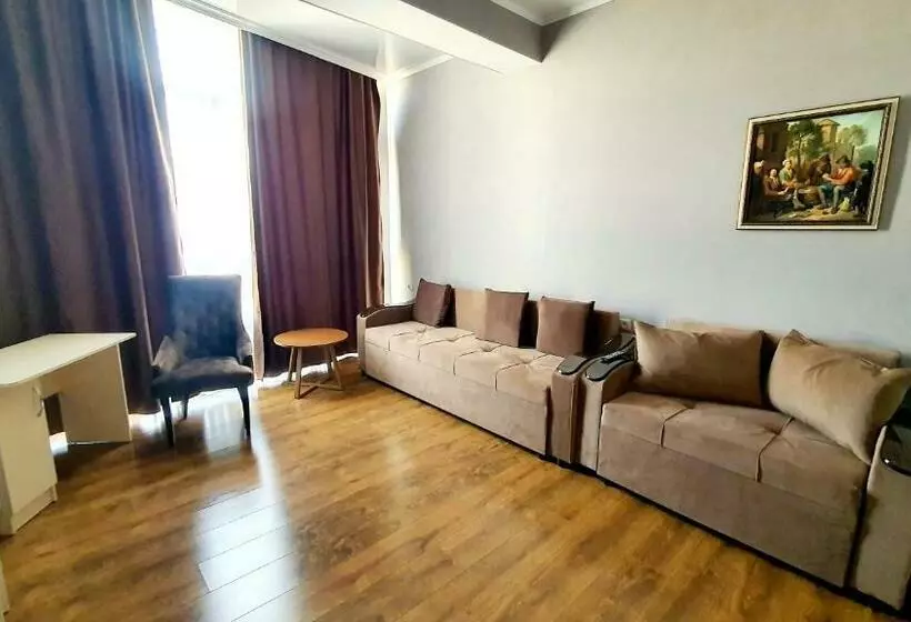 هتل Lamiya Aparts