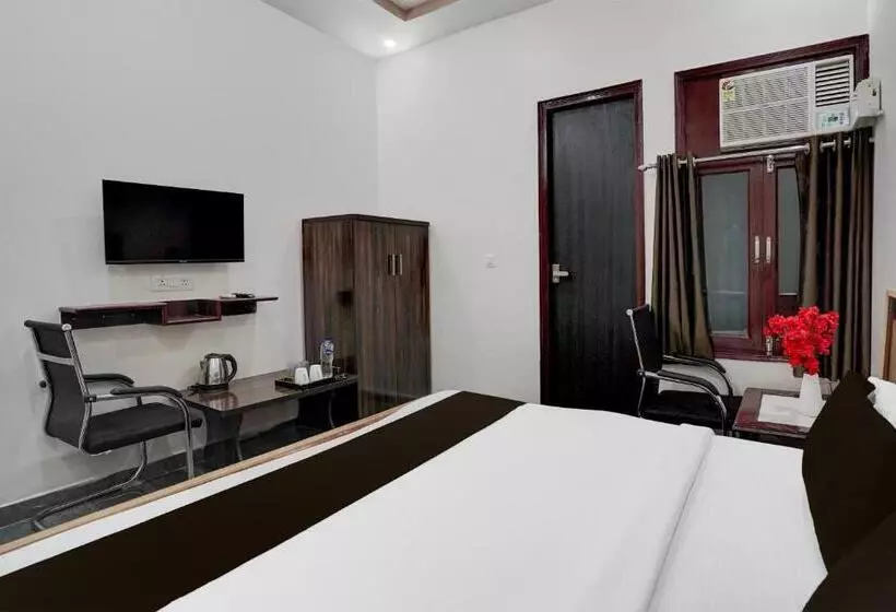 Super Hotel O Govind Nagar Near Krishan Janm Bhoomi Formerly Nidhivan Dham