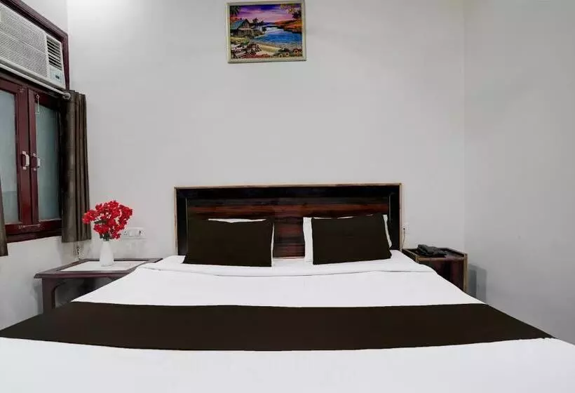 Super Hotel O Govind Nagar Near Krishan Janm Bhoomi Formerly Nidhivan Dham