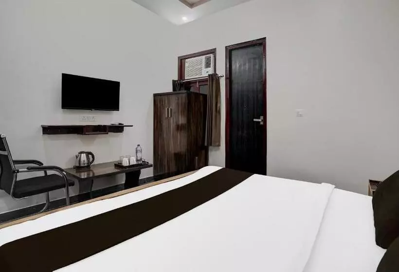 Super Hotel O Govind Nagar Near Krishan Janm Bhoomi Formerly Nidhivan Dham