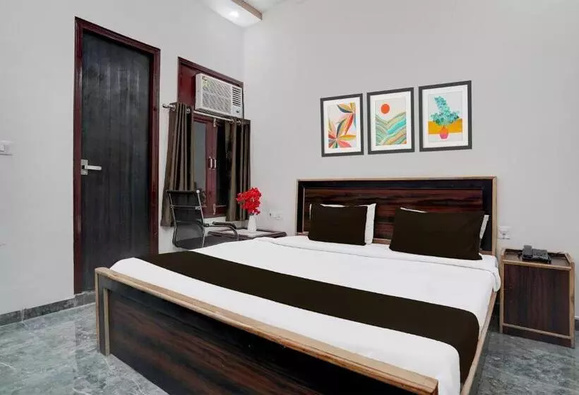 Super Hotel O Govind Nagar Near Krishan Janm Bhoomi Formerly Nidhivan Dham