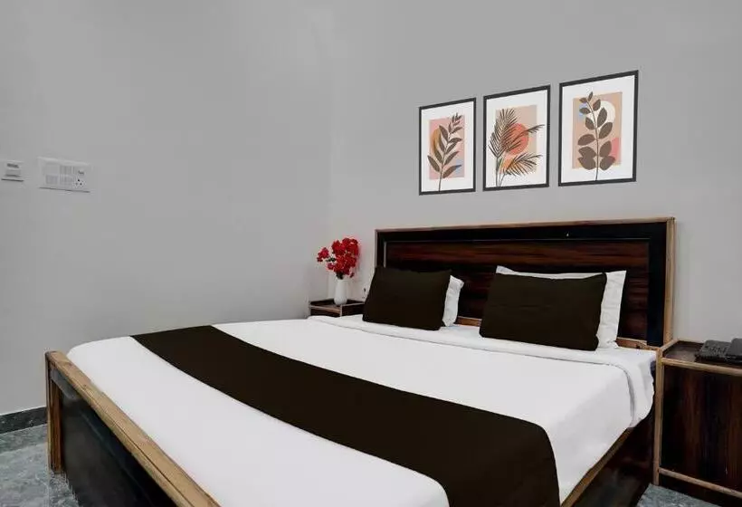 Super Hotel O Govind Nagar Near Krishan Janm Bhoomi Formerly Nidhivan Dham