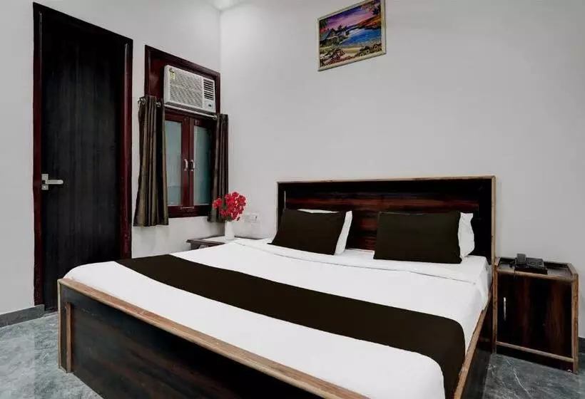Super Hotel O Govind Nagar Near Krishan Janm Bhoomi Formerly Nidhivan Dham