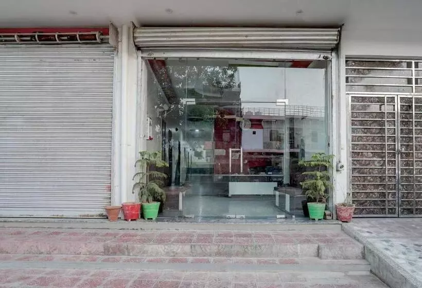 Super Hotel O Govind Nagar Near Krishan Janm Bhoomi Formerly Nidhivan Dham