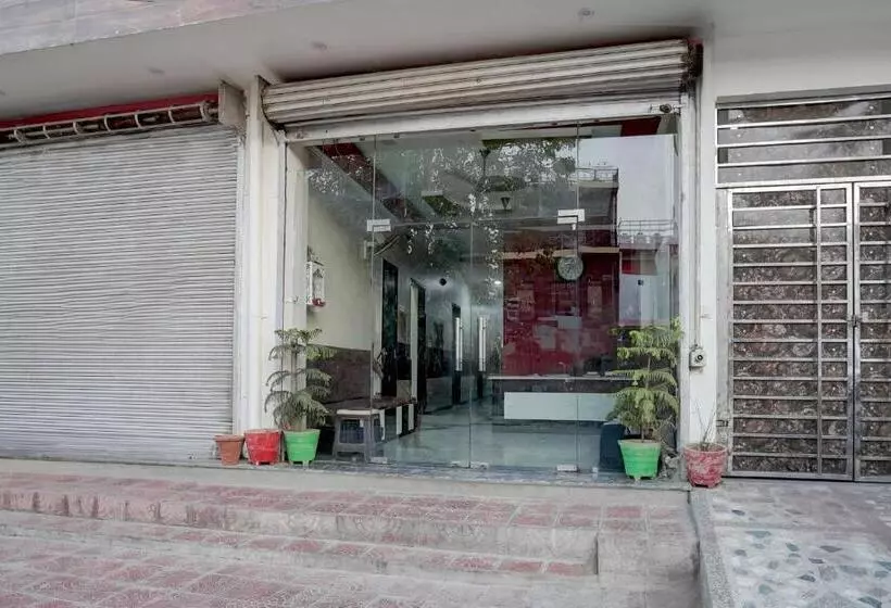 Super Hotel O Govind Nagar Near Krishan Janm Bhoomi Formerly Nidhivan Dham