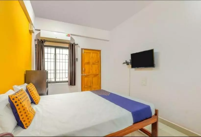 ホテル Prakash Holiday Inn