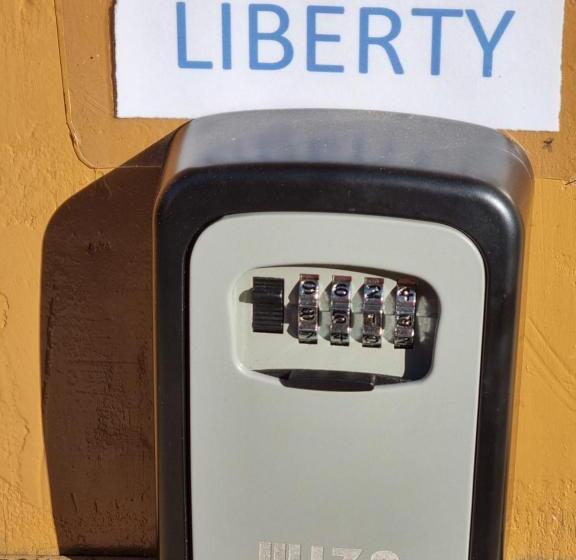 פנסיון Alloggio Liberty