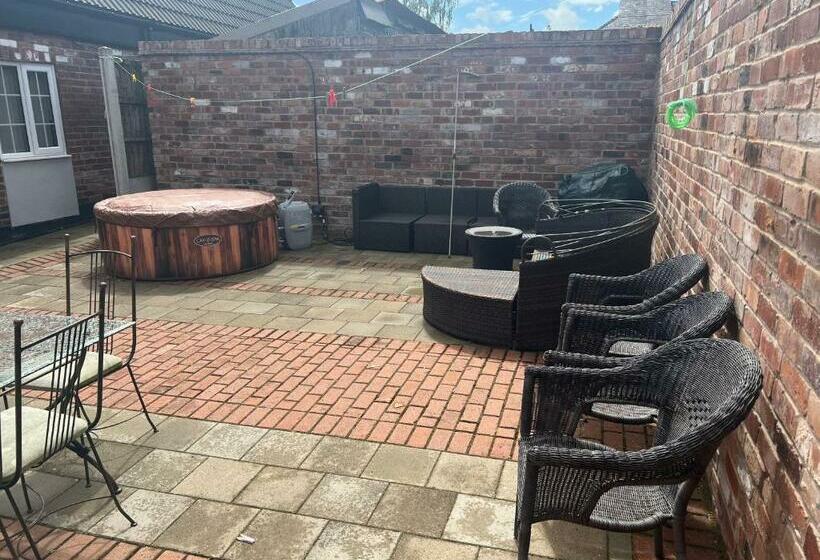 The Little Hexthorpe House