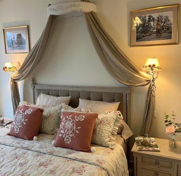 Bed and Breakfast Le Clos Des Roses Chambres Et Tables D Hôtes