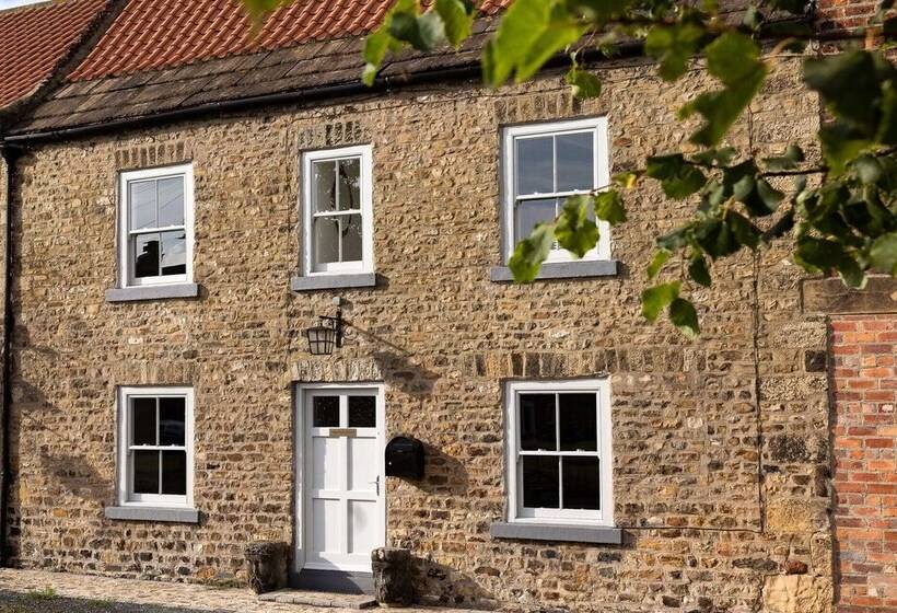 Host Stay Virginia House