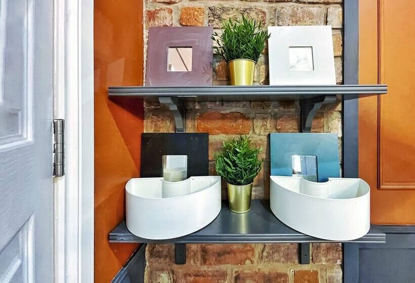 Impeccable Apartment In Liverpool City Centre