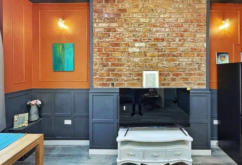 Impeccable Apartment In Liverpool City Centre