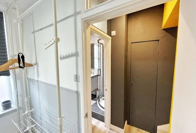 Impeccable Apartment In Liverpool City Centre