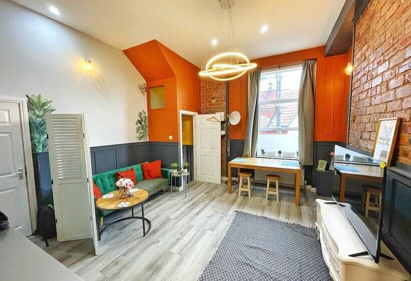 Impeccable Apartment In Liverpool City Centre