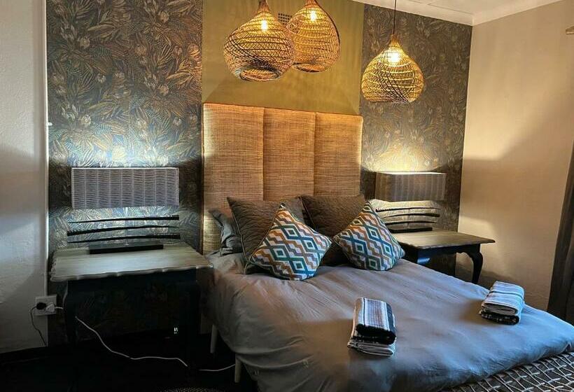 A Bird Cage Stay & Cottage