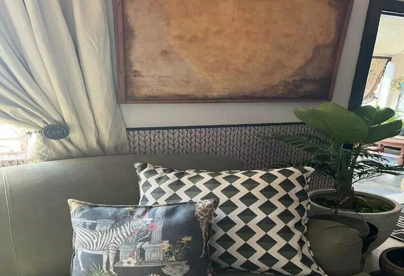 A Bird Cage Stay & Cottage