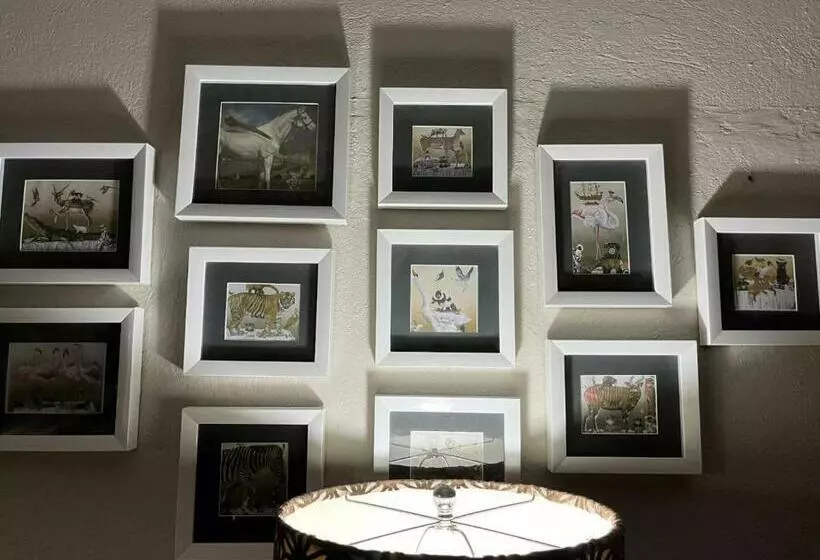 A Bird Cage Stay & Cottage