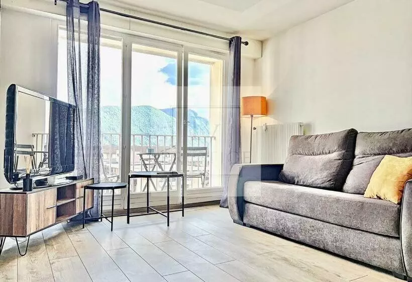 B&v Prestige   T1 Proche Du Tram