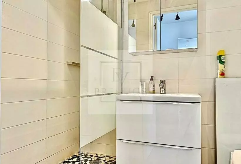 B&v Prestige   T1 Proche Du Tram