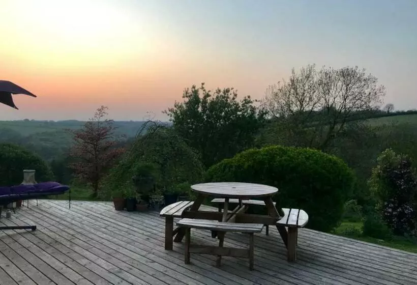 Cosy Cottage In Wild Countryside By Llys Y Fran