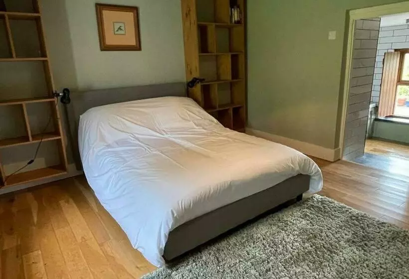 Cosy Cottage In Wild Countryside By Llys Y Fran