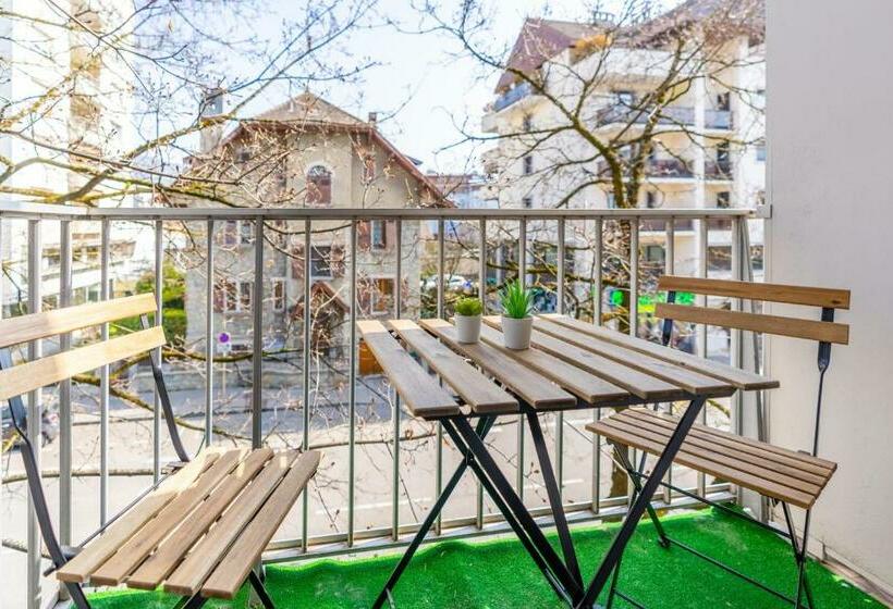 Guestready   Central Studio With Lake View