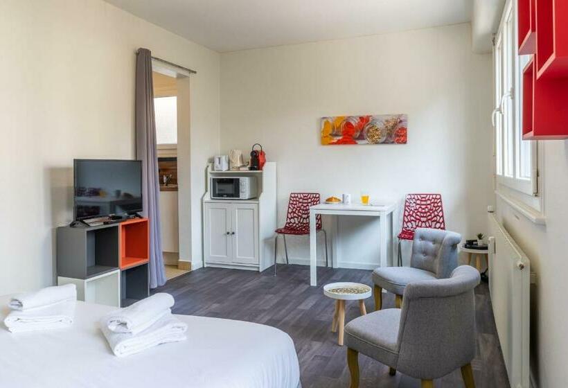 Guestready   Central Studio With Lake View