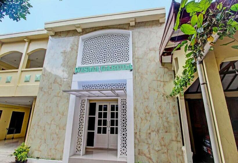 Отель Wisma Garuda Syariah Condoongcatur Mitra Reddoorz