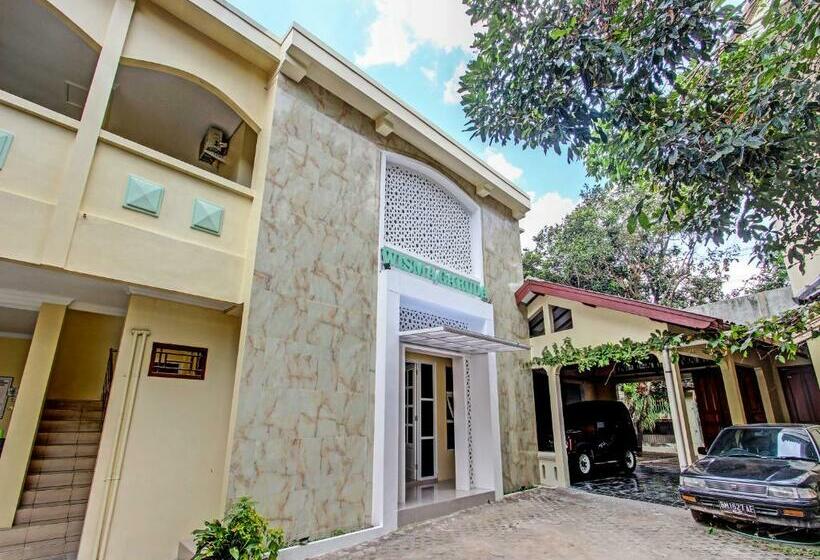 Отель Wisma Garuda Syariah Condoongcatur Mitra Reddoorz