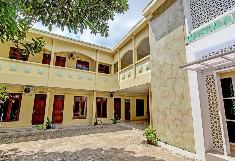Отель Wisma Garuda Syariah Condoongcatur Mitra Reddoorz
