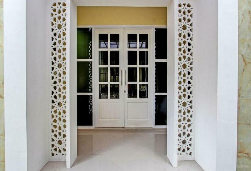 Отель Wisma Garuda Syariah Condoongcatur Mitra Reddoorz