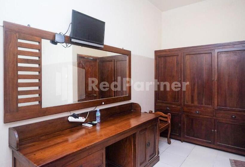 Отель Wisma Garuda Syariah Condoongcatur Mitra Reddoorz