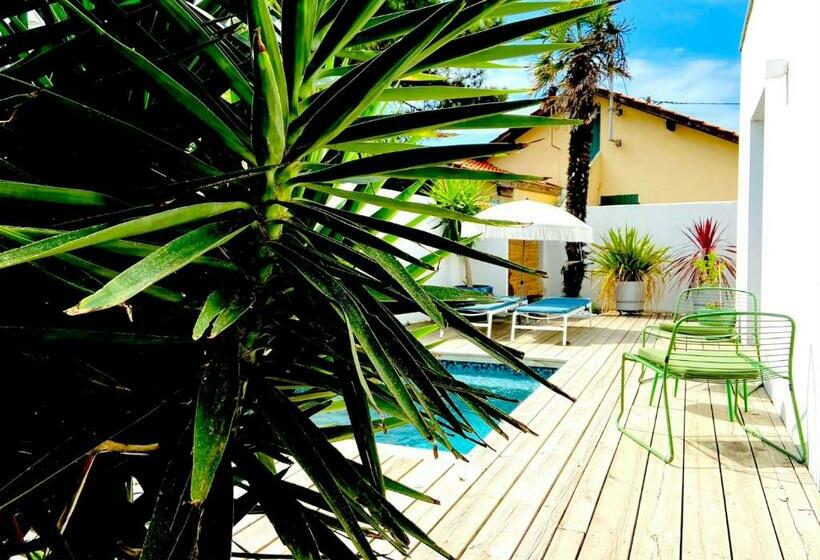 Villa Dali + 3 Chambres + Piscine + 800m Plage. Unique