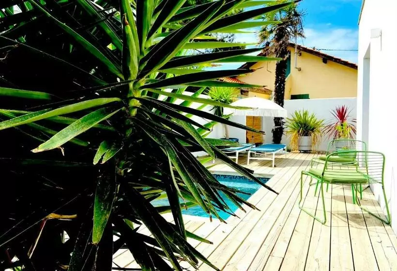 Villa Dali + 3 Chambres + Piscine + 800m Plage. Unique