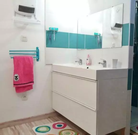3 Chambres Kitchenette Parking Option Piscine