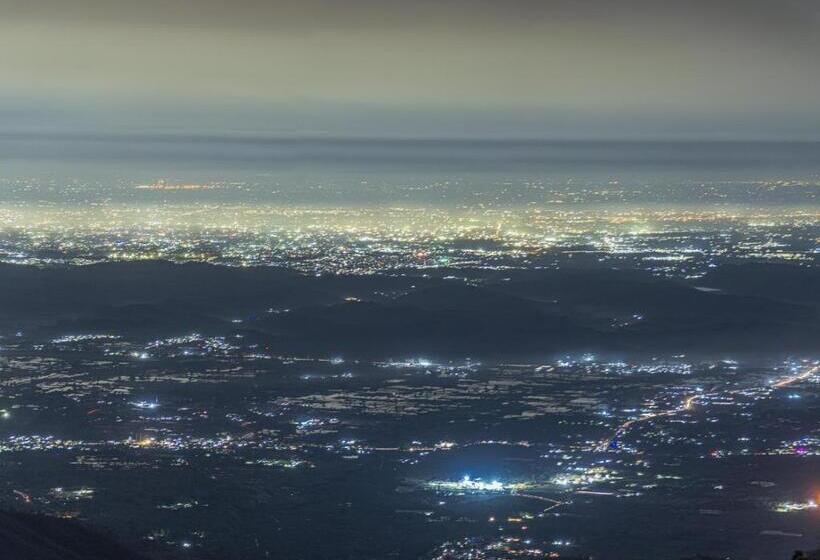 Bed and Breakfast Lake View Kasauli Cottage