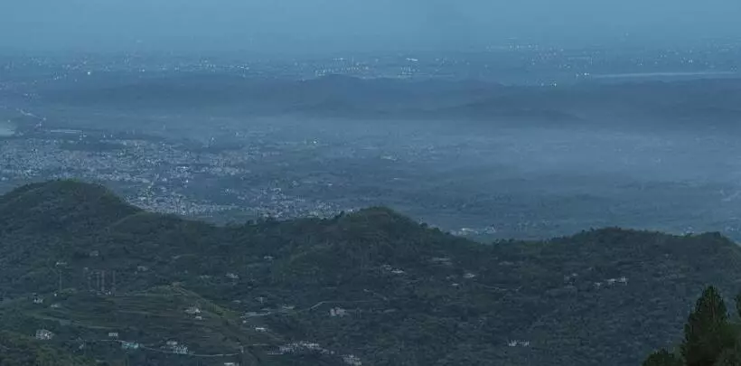 ベッドアンドブレックファースト Lake View Kasauli Cottage