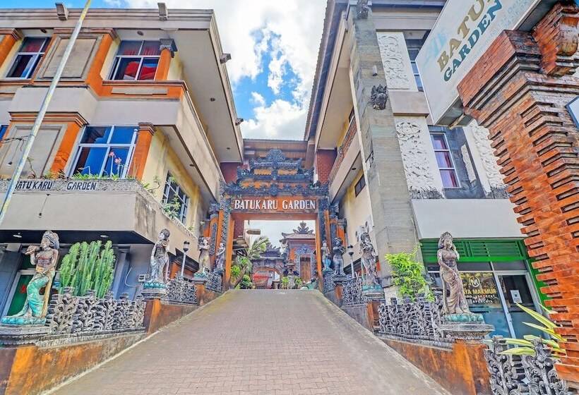 호텔 Oyo 91610 Batukaru Garden