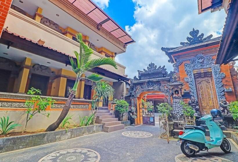 호텔 Oyo 91610 Batukaru Garden